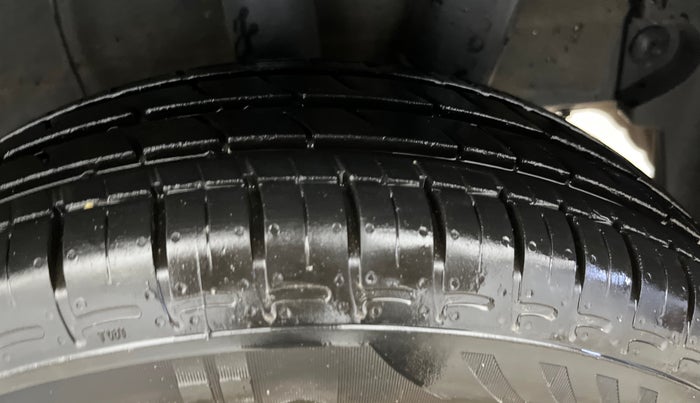 2020 Hyundai GRAND I10 NIOS SPORTZ 1.2 KAPPA VTVT CNG, CNG, Manual, 49,503 km, Left Rear Tyre Tread