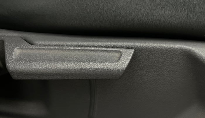 2020 Hyundai GRAND I10 NIOS SPORTZ 1.2 KAPPA VTVT CNG, CNG, Manual, 49,503 km, Driver Side Adjustment Panel