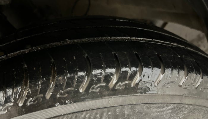 2020 Hyundai GRAND I10 NIOS SPORTZ 1.2 KAPPA VTVT CNG, CNG, Manual, 49,503 km, Left Front Tyre Tread