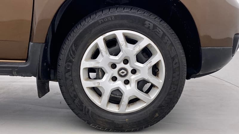 2018 Renault Duster 85 PS RXE, Diesel, Manual, 28,510 km, Right Front Wheel