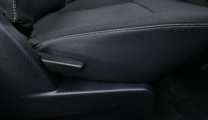 2018 Renault Duster 85 PS RXE, Diesel, Manual, 28,510 km, Driver Side Adjustment Panel