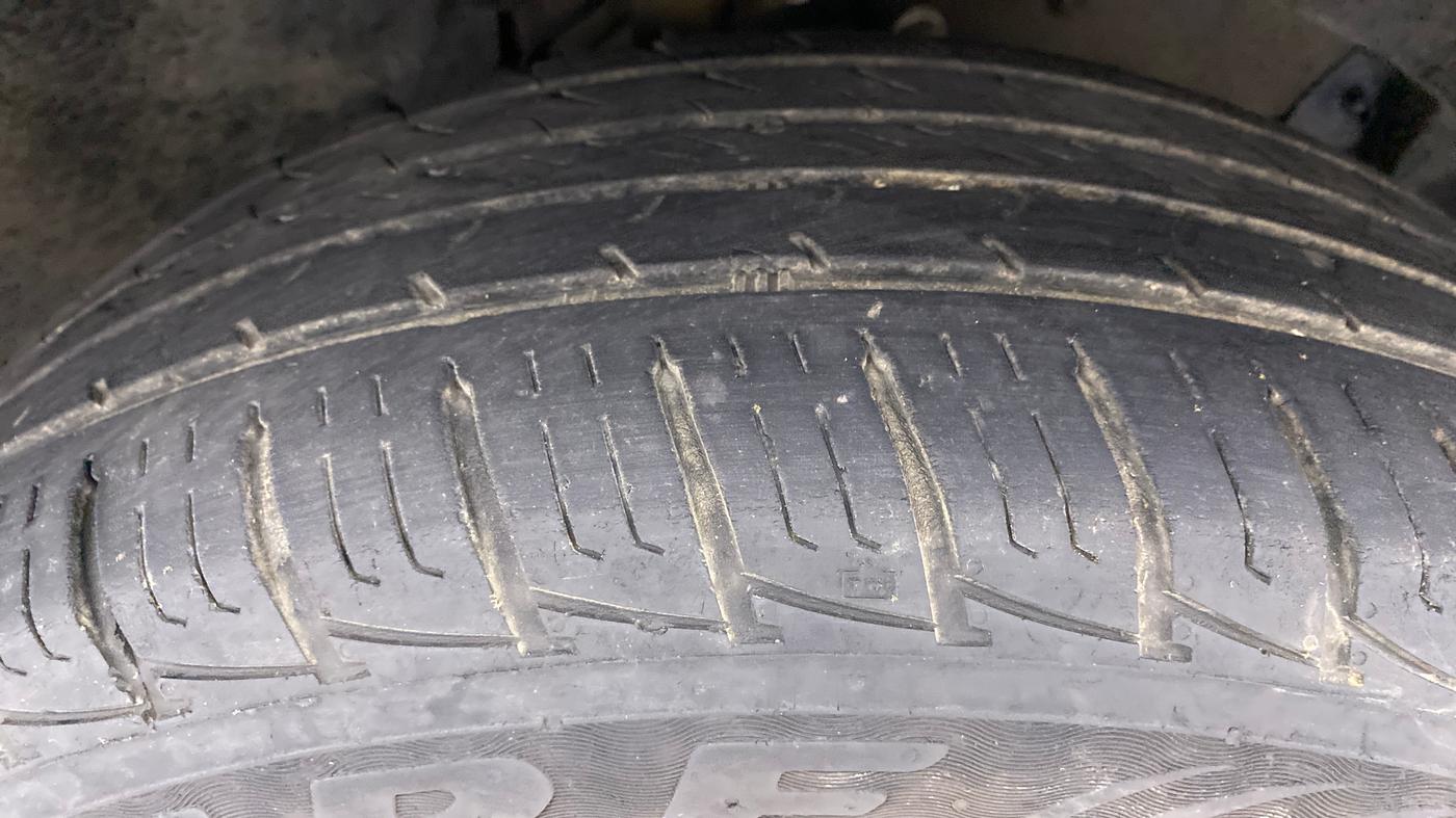 2018 Renault Duster 85 PS RXE, Diesel, Manual, 28,510 km, Right Front Tyre Tread