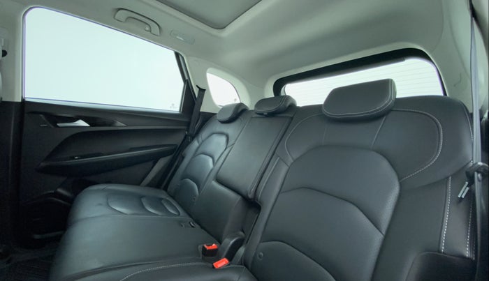 2020 MG HECTOR SHARP DCT PETROL, Petrol, Automatic, 10,659 km, Right Side Rear Door Cabin