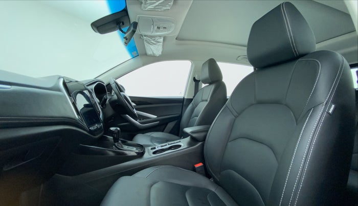 2020 MG HECTOR SHARP DCT PETROL, Petrol, Automatic, 10,659 km, Right Side Front Door Cabin