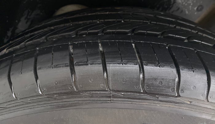 2020 MG HECTOR SHARP DCT PETROL, Petrol, Automatic, 10,659 km, Left Rear Tyre Tread