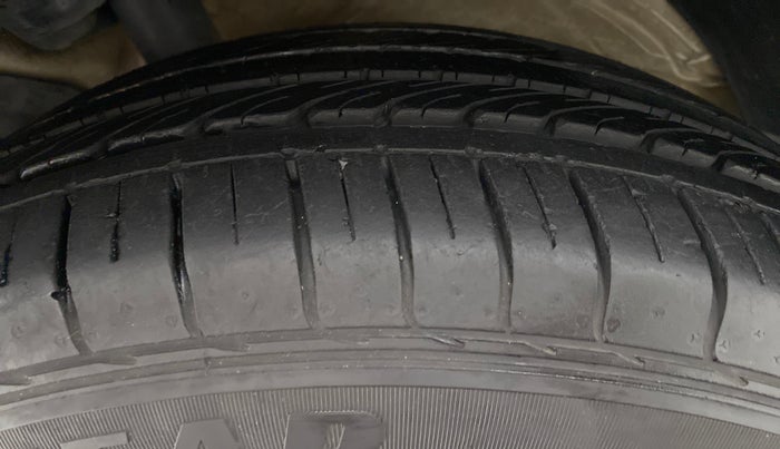 2020 MG HECTOR SHARP DCT PETROL, Petrol, Automatic, 10,659 km, Left Front Tyre Tread