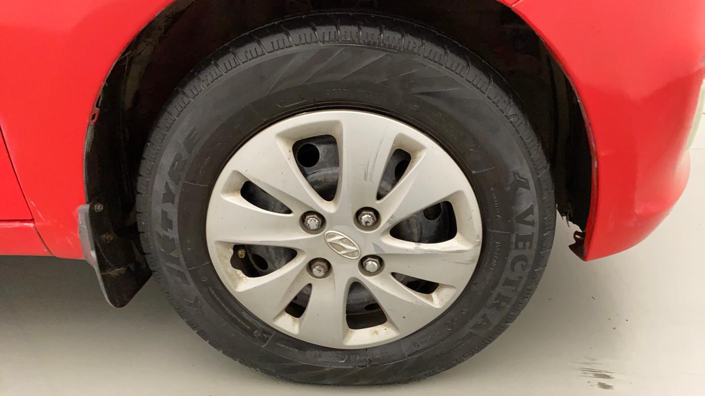 2011 Hyundai i10 SPORTZ 1.2 AT, Petrol, Automatic, 65,895 km, Right Front Wheel