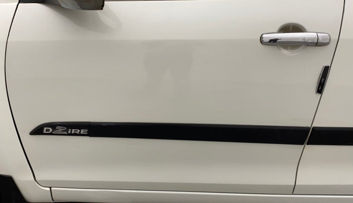 2021 Maruti Swift Dzire TOUR S-CNG (O), CNG, Manual, 85,564 km, Front passenger door - Paint has faded