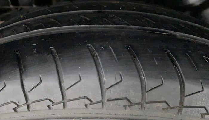 2021 Maruti Swift Dzire TOUR S-CNG (O), CNG, Manual, 85,564 km, Right Rear Tyre Tread