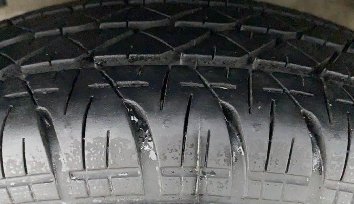 2021 Maruti Swift Dzire TOUR S-CNG (O), CNG, Manual, 85,564 km, Left Front Tyre Tread