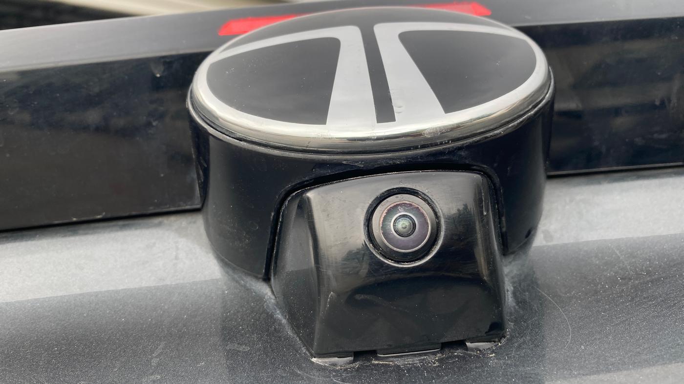 2024 Tata NEXON FEARLESS + SUNROOF DCA DUAL TONE 1.2 PETROL, Petrol, Automatic, 26,543 km, Parking Camera
