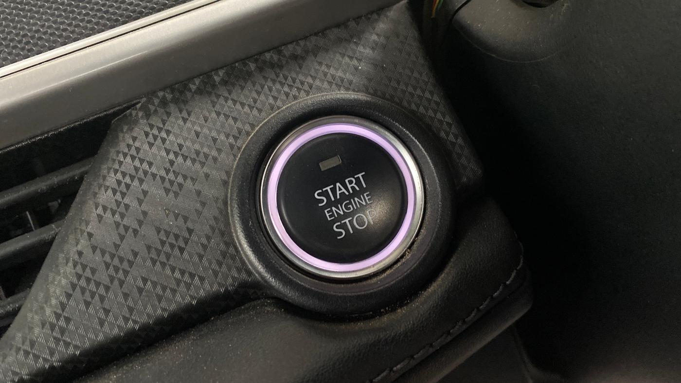 2024 Tata NEXON FEARLESS + SUNROOF DCA DUAL TONE 1.2 PETROL, Petrol, Automatic, 26,543 km, Keyless Start/ Stop Button