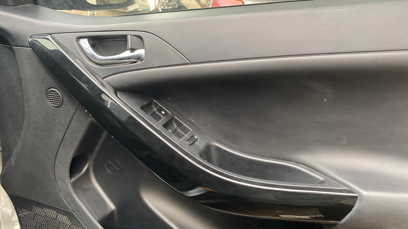 2024 Tata NEXON FEARLESS + SUNROOF DCA DUAL TONE 1.2 PETROL, Petrol, Automatic, 26,543 km, Driver Side Door Panels Control