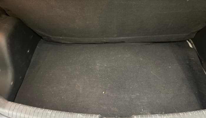 2014 Hyundai Grand i10 ASTA 1.1 CRDI, Diesel, Manual, 98,639 km, Boot Inside