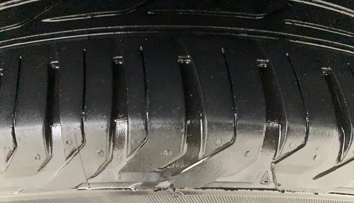 2016 Renault Duster 110 PS RXL 4X2 AMT, Diesel, Automatic, 66,022 km, Left Rear Tyre Tread