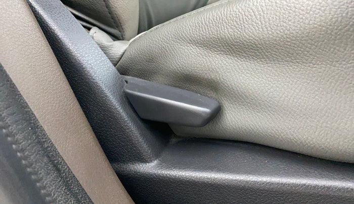 2016 Renault Duster 110 PS RXL 4X2 AMT, Diesel, Automatic, 66,022 km, Driver Side Adjustment Panel