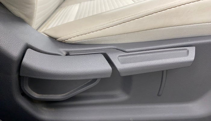 2023 Hyundai AURA SX PLUS 1.2 AMT, Petrol, Automatic, 20,216 km, Driver Side Adjustment Panel