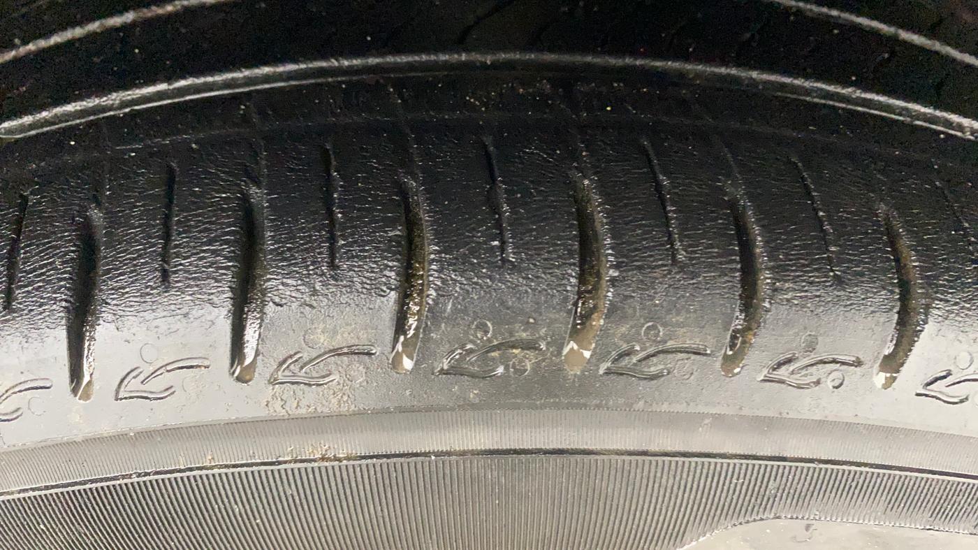 2023 Hyundai AURA SX PLUS 1.2 AMT, Petrol, Automatic, 20,216 km, Right Front Tyre Tread