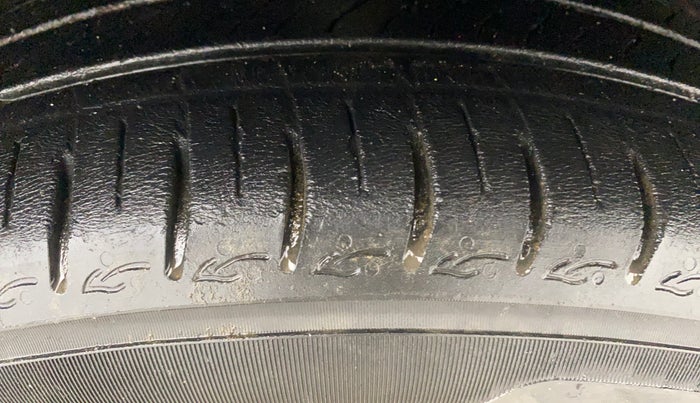 2023 Hyundai AURA SX PLUS 1.2 AMT, Petrol, Automatic, 20,216 km, Right Front Tyre Tread