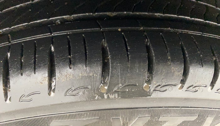 2023 Hyundai AURA SX PLUS 1.2 AMT, Petrol, Automatic, 20,216 km, Right Rear Tyre Tread