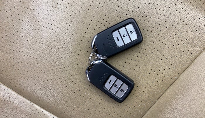 2016 Honda City 1.5L I-VTEC VX, Petrol, Manual, 79,829 km, Key Close Up