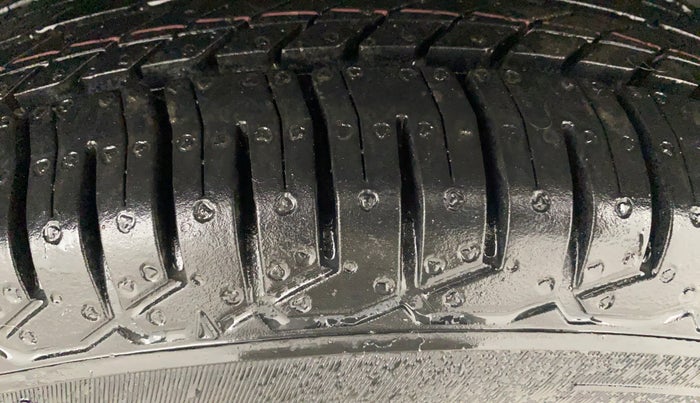 2018 Maruti Swift VXI, Petrol, Manual, 53,948 km, Left Rear Tyre Tread