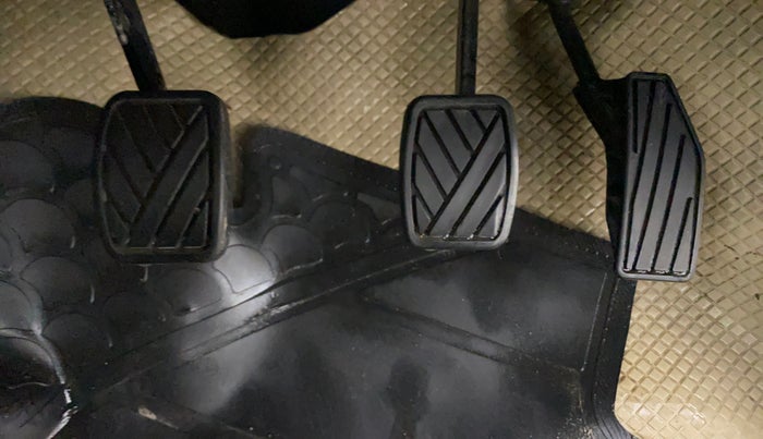 2018 Maruti Swift VXI, Petrol, Manual, 53,948 km, Pedals