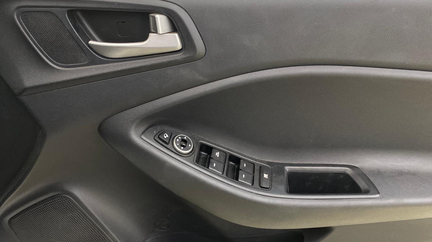 2019 Hyundai i20 Active 1.2 SX, Petrol, Manual, 44,604 km, Driver Side Door Panels Control