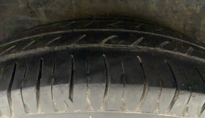 2012 Hyundai i10 MAGNA 1.2, Petrol, Manual, 1 km, Right Rear Tyre Tread