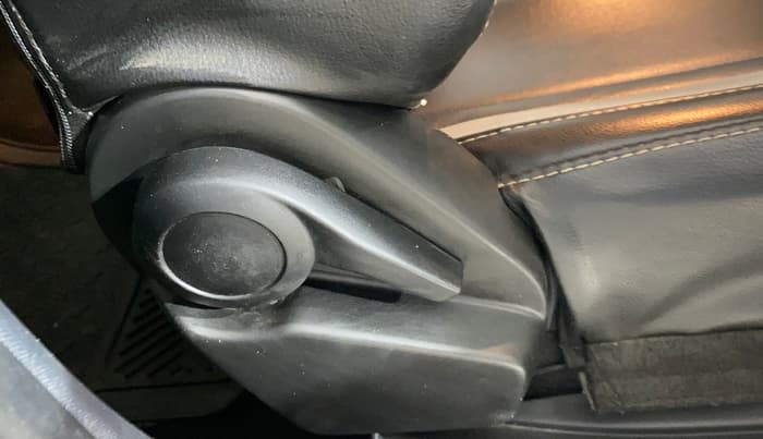 2023 Tata ALTROZ XE PLUS PETROL, Petrol, Manual, 5,019 km, Driver Side Adjustment Panel