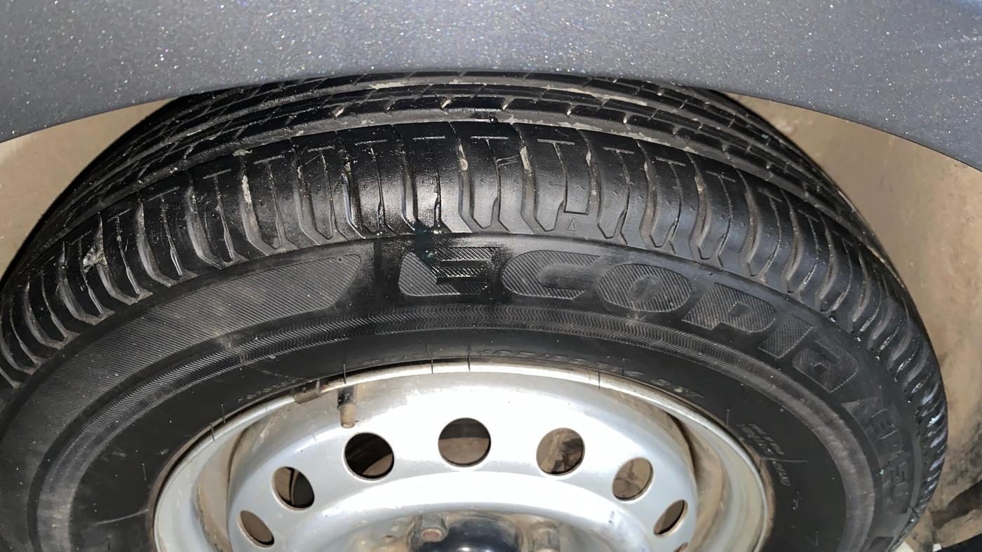 2023 Tata ALTROZ XE PLUS PETROL, Petrol, Manual, 5,171 km, Right Front Tyre Tread