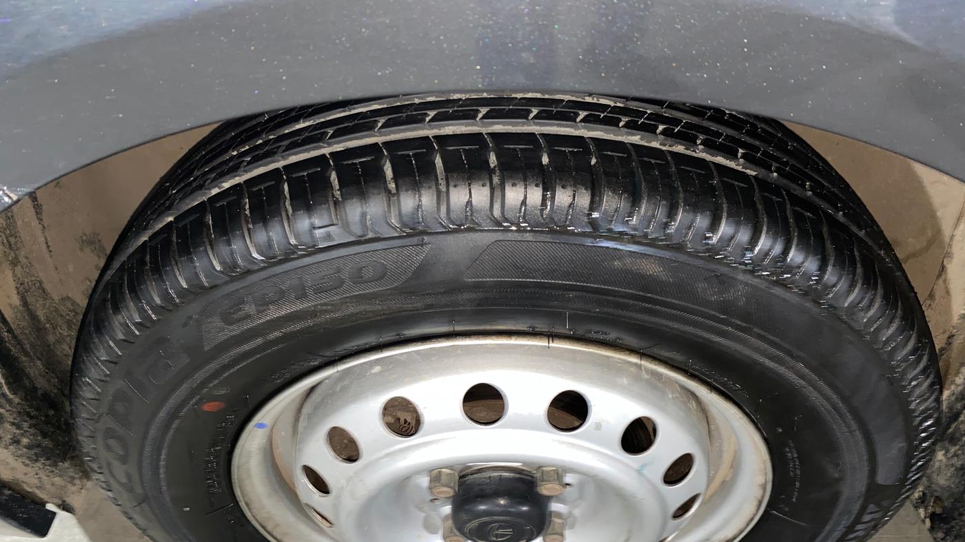2023 Tata ALTROZ XE PLUS PETROL, Petrol, Manual, 5,171 km, Left Front Tyre Tread
