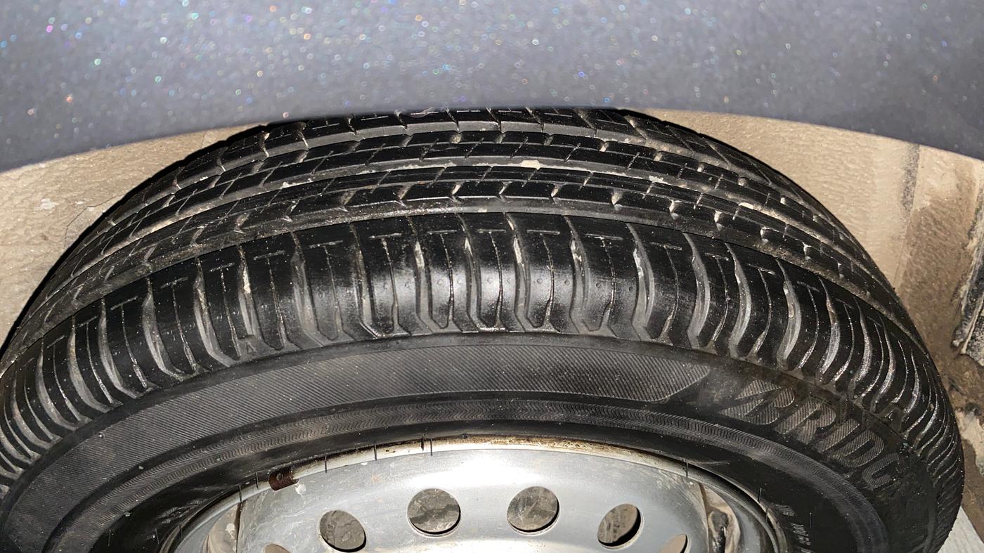 2023 Tata ALTROZ XE PLUS PETROL, Petrol, Manual, 5,171 km, Left Rear Tyre Tread