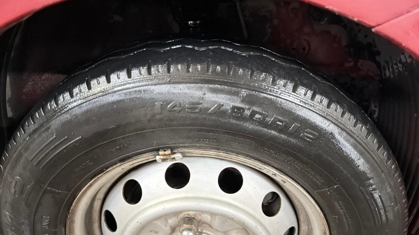 2015 Hyundai Eon D-LITE, Petrol, Manual, 74,713 km, Right Front Tyre Tread