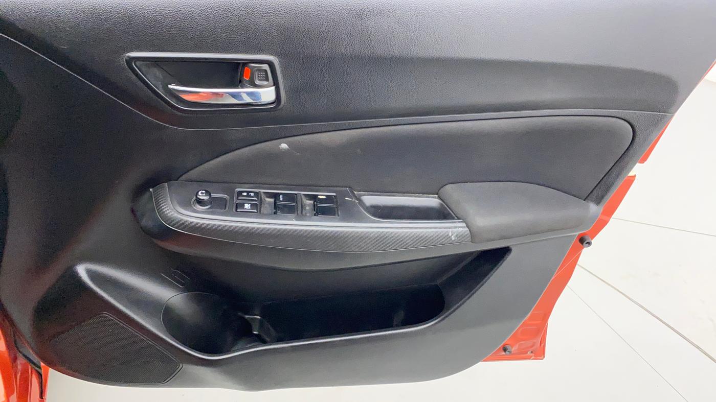 2018 Maruti Swift VDI, Diesel, Manual, 74,585 km, Driver Side Door Panels Controls