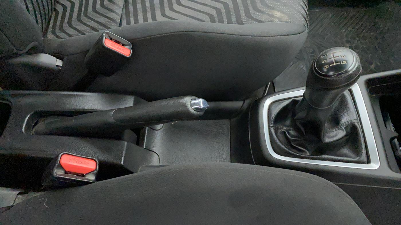 2018 Maruti Swift VDI, Diesel, Manual, 74,585 km, Gear Lever