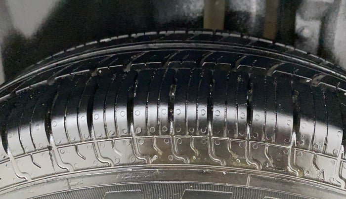 2012 Maruti Swift VDI, Diesel, Manual, 70,797 km, Left Rear Tyre Tread