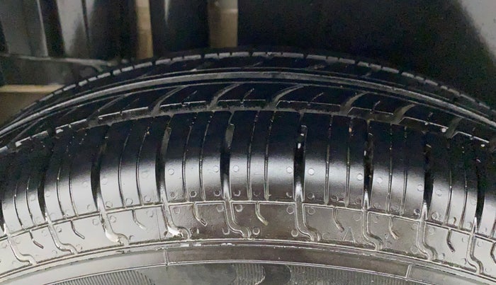 2012 Maruti Swift VDI, Diesel, Manual, 70,797 km, Right Rear Tyre Tread