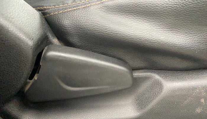 2019 Renault Kwid CLIMBER 1.0 AMT, Petrol, Automatic, 43,137 km, Driver Side Adjustment Panel