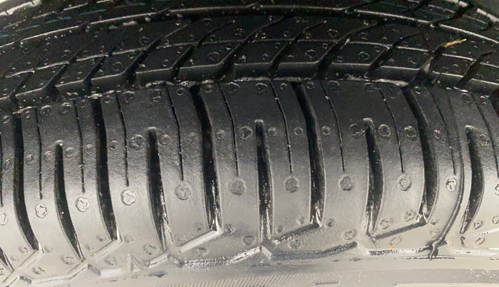 2019 Renault Kwid CLIMBER 1.0 AMT, Petrol, Automatic, 43,137 km, Right Rear Tyre Tread