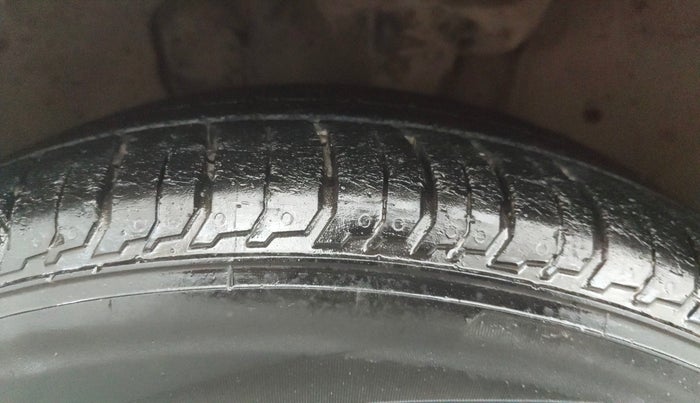 2021 Hyundai NEW I20 ASTA (O) 1.0 TURBO GDI DCT, Petrol, Automatic, 28,113 km, Left Front Tyre Tread