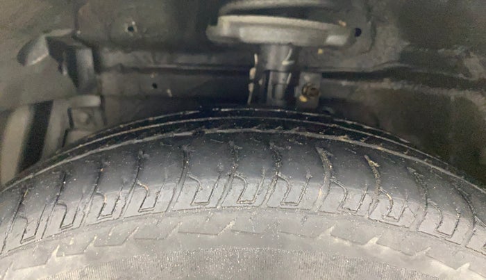 2013 Maruti Swift VDI, Diesel, Manual, 76,271 km, Left Front Tyre Tread