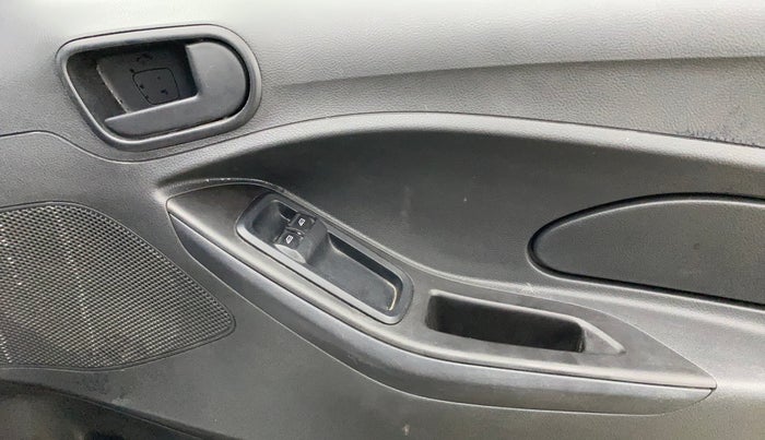 2016 Ford New Figo AMBIENTE 1.2 PETROL, Petrol, Manual, 46,895 km, Driver Side Door Panels Control