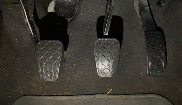 2016 Ford New Figo AMBIENTE 1.2 PETROL, Petrol, Manual, 46,895 km, Pedals