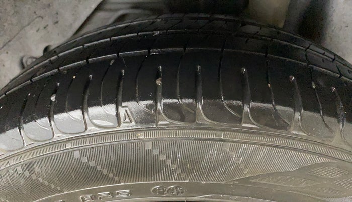 2016 Ford New Figo AMBIENTE 1.2 PETROL, Petrol, Manual, 46,895 km, Left Rear Tyre Tread