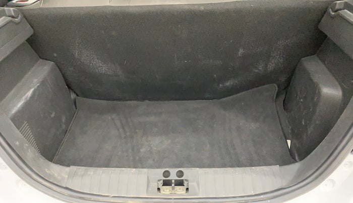 2016 Ford New Figo AMBIENTE 1.2 PETROL, Petrol, Manual, 46,895 km, Boot Inside