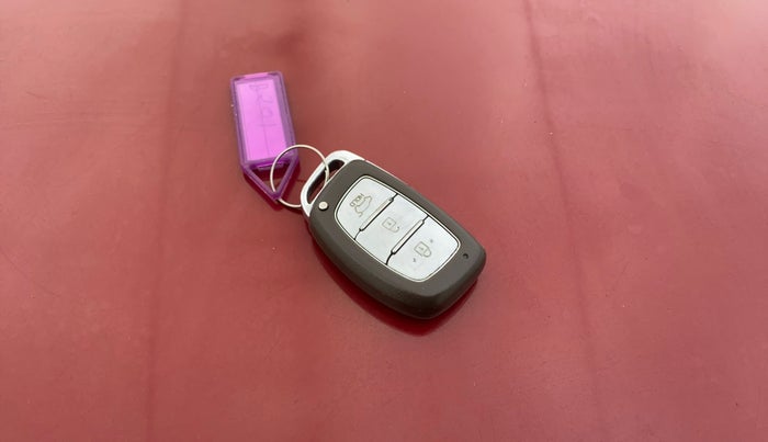 2017 Hyundai Creta SX PLUS AT 1.6 PETROL, Petrol, Automatic, 76,361 km, Key Close Up