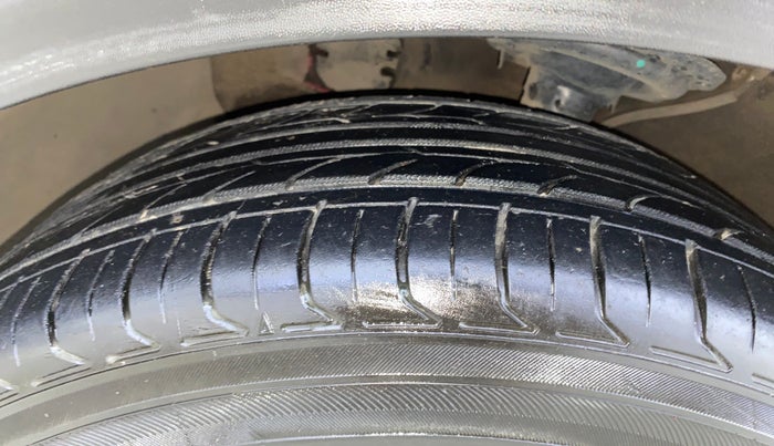 2017 Hyundai Creta SX PLUS AT 1.6 PETROL, Petrol, Automatic, 76,361 km, Left Front Tyre Tread