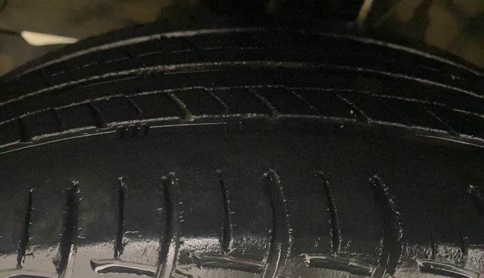 2019 Maruti Baleno DELTA PETROL 1.2, Petrol, Manual, 56,710 km, Left Front Tyre Tread