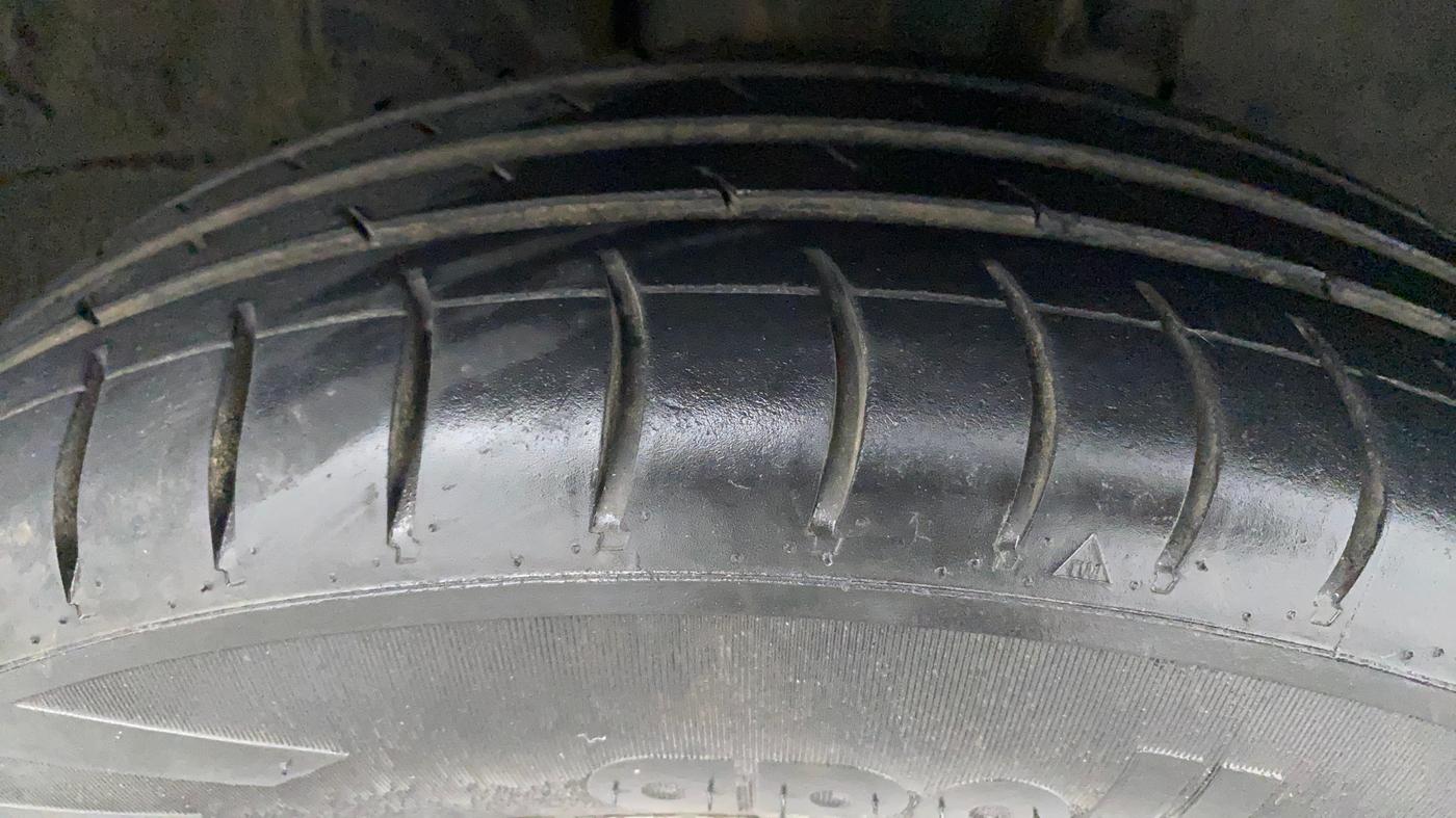 2020 Renault Kwid RXL, Petrol, Manual, 71,641 km, Right Front Tyre Tread